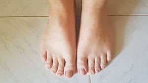 soothe swollen feet