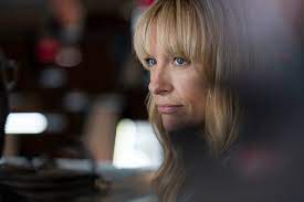 Son vrai visage : Toni Collette a des secrets dans la bande-annonce de la  série Netflix. - Watchama