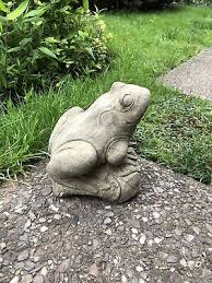 Stone Garden Frog Toad On Log Statue