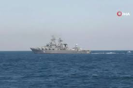 Rusya: 'Kruvazör gemisi Moskova, çıkan yangın sonucu ağır hasar gördü'