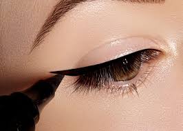 ways to keep eyeliner from smearing