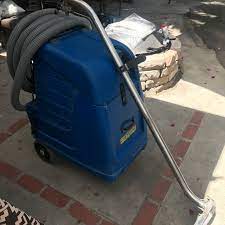 portable carpet cleaning machine for
