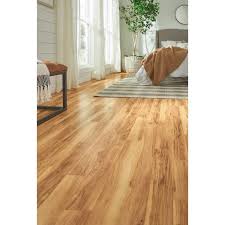 pergo xp ellwood maple 10 mm t x 7 4 in w laminate wood flooring 19 6 sqft case