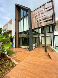 Terdapat banyak kombinasi desain rumah modern mulai dari konstruksi beton, kaca, kayu, dan panel logam. Desain Rumah Modern Minimalis Yang Memaksimalkan Bukaan Dan Cahaya Alami Arsitag