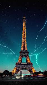 eiffel tower lightning strikes iphone