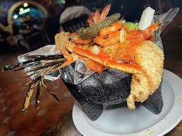 restaurants for a meal in a molcajete