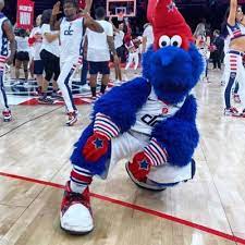 Giannis antetokounmpo used his title belt to go after the washington wizards' mascot. G Wiz Wizardsgwiz Twitter