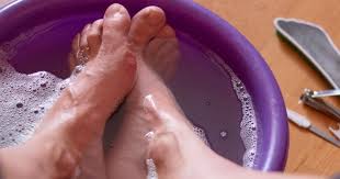 diy listerine and vinegar foot soak