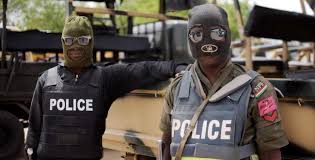 .uniform stealing scene for disguise purpose the protagonist, foxy, is a professional infiltrator and freelance agent. We Disguise As Policemen Soldiers To Steal Motorcycles Robbery Suspect Naijaloaded