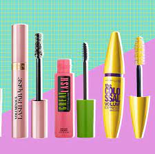 The 200+ bristle brush captures every single lash to create a full, feathery look. 12 Best Drugstore Mascaras For Long Voluminous Lashes 2020