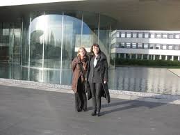 Anda Grarup and Else Christen Redzepovic in front of Danfoss headquarters
