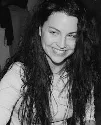 10 pictures of amy lee without makeup