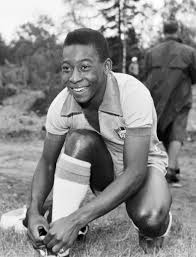 When did Pelé make his debut, what teams did he play for and when did he retire? - AS USA
