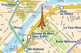 closest metro stations to the eiffel