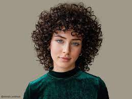 46 best short curly hair with bangs to