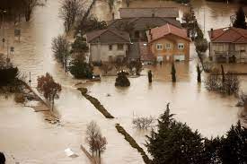 Una mujer muere en Navarra y los embalses llenos del río Zadorra amenazan con inundar Vitoria y alrededores | País Vasco