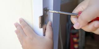 how to fix a stuck door latch