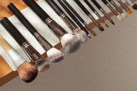 how to dry your makeup brush correctly