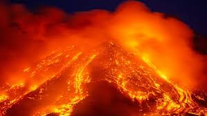 La soufrière, a volcano that has been dormant for over two decades, erupted friday morning on saint vincent, darkening skies over the northern part of the caribbean island and forcing thousands to flee. Ri Lwp1i8rknjm