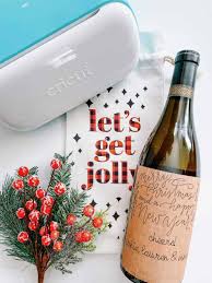 cricut joy holiday wine labels