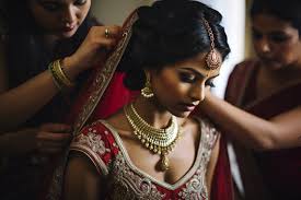 afbeeldingen over bridal makeup india