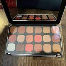 makeup revolution forever flawless decadent eyeshadow palette