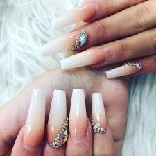 university nails