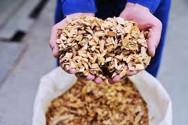 how to smoke with pecan wood chips
