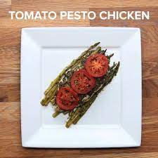 Chicken Asparagus Pesto Tomato Parchment Paper gambar png