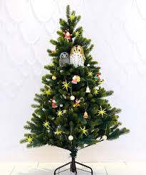プロがおすすめするクリスマスツリーの選び方、子どもと楽しむ飾りつけは？ | ベビー＆キッズ | 三越伊勢丹オンラインストア【公式】