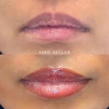 adding volume to lips with lip blush
