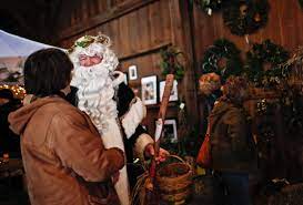Walnut Grove Farm's annual Christmas event features local artist