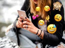 the 25 emojis guys use when they love