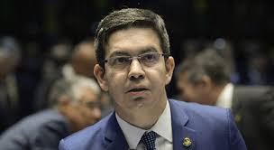 Senador randolfe rodrigues critica maia por não colocar em votação o fim do foro privilegiado. Senador Randolfe Rodrigues Diz Ja Ter Assinaturas Para Cpi Da Covid Noticias R7 Brasil