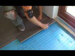 how to lay laminate wood flooring close