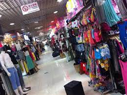 where is the best clothing market in