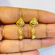 kdm gold earring approx weight 0 710