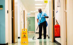 8 ways hospitals stay safe and clean