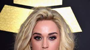katy perry wears makeup to