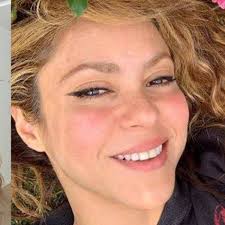 how does shakira look without makeup