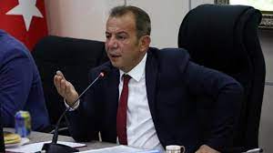 Bolu Belediye Başkanı Tanju Özcan, başörtülü belediye çalışanına mobbing  yaptı iddiası – BoldMedya