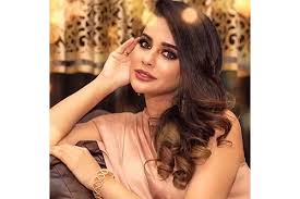 celebrity makeup artist mausam gandhi
