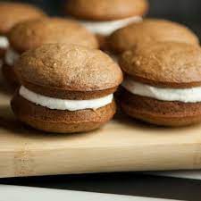 pumpkin whoopie pies with marshmallow
