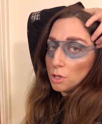 How old is this celebrity? Watch Chelsea Peretti Moonlight As A Beauty Influencer In Hilarious Makeup Tutorials Celebrity News Newslocker