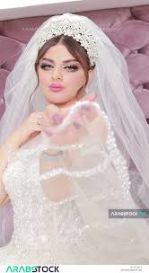 a saudi gulf arab bride doing a photo