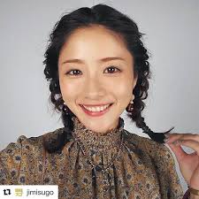 なりたい顔ランキング1位で大人気の石原さとみさんが痩せたダイエット方法を紹介 最近 特に顔が痩せて可愛くキレイになったので顔痩せの秘訣をまとめてお伝えします 顔 タイプ 診断 顔 石原さとみ 髪型