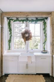 To Hang Garland Without Damaging Your Walls