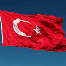 Bayrak, 29 mayıs 1936'da 2994 sayılı türk bayrağı kanunu ile şekillendirilmiş ve türkiye'nin ulusal bayrağı olarak kabul edilmiştir. Alpaka Turk Bayragi 60x90 Cm Iste Kirtasiye