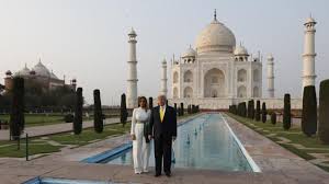 Most people aren't aware that this time the taj mahal seems to be bathed in the redness of the sun. Up Chief Minister Yogi Adityanath Presents Portrait Of Taj Mahal To Donald Trump First Lady Melania Latest News India Hindustan Times