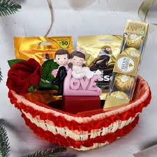 romantic love gift basket for